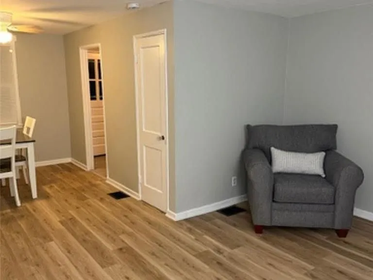 351 Boulevard — Photo 10