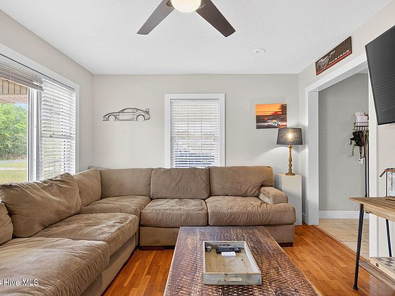 3rd image of 5875 Simmons Road NW
