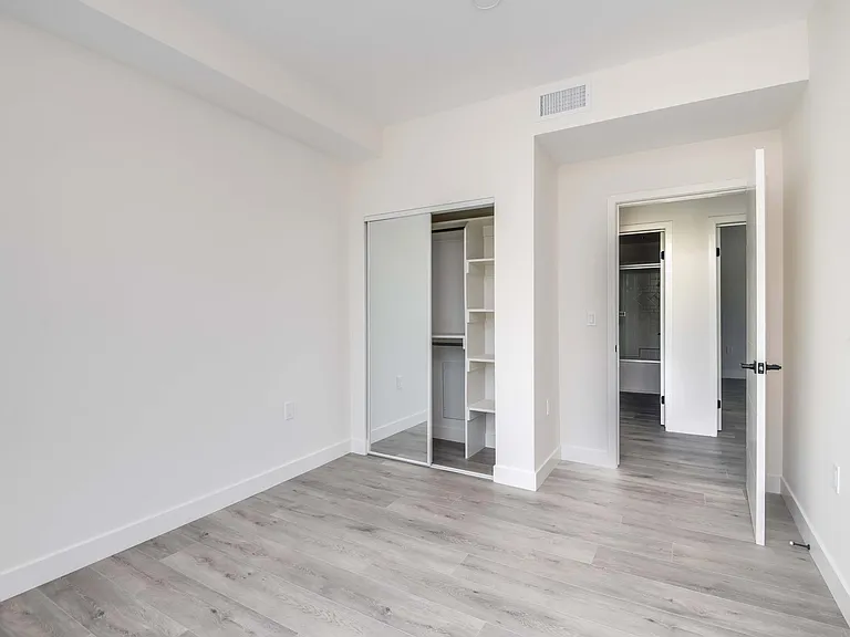 6120 Woodman Ave #102 — Photo 5