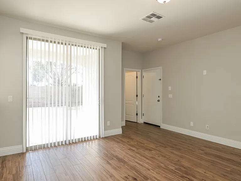 4237 E Santa Fe Ln — Photo 5