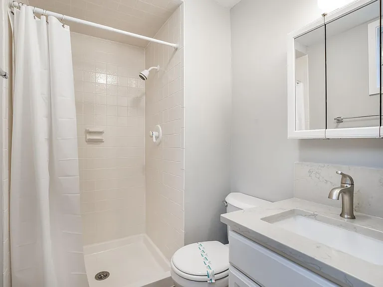 13665 Sw Pkwy — Photo 14