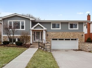 852 S Cedar Ave, Elmhurst, IL 60126