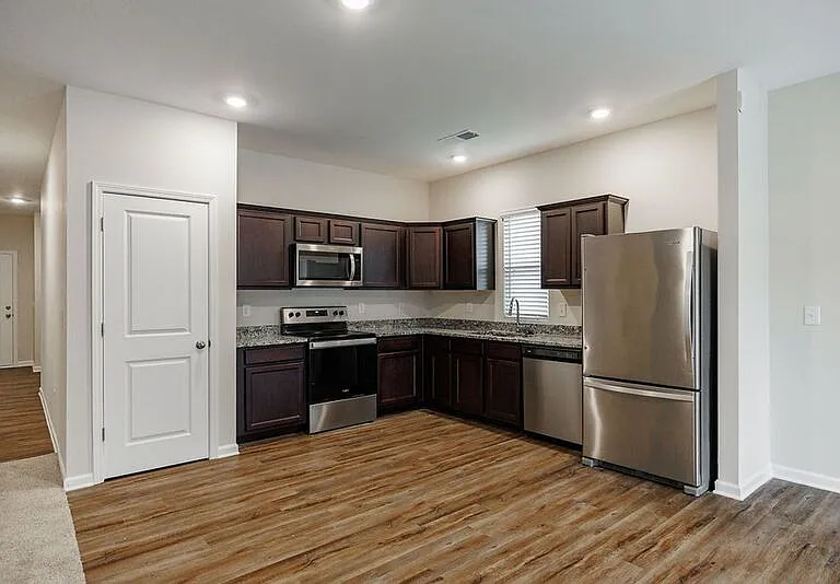 80 Forray Dr — Photo 13