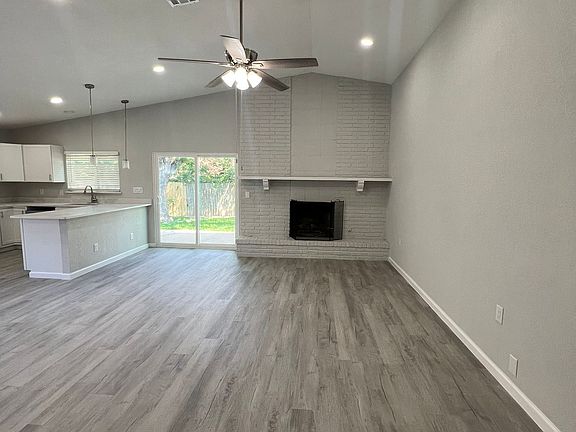 5th image of 12115 San Miguel St