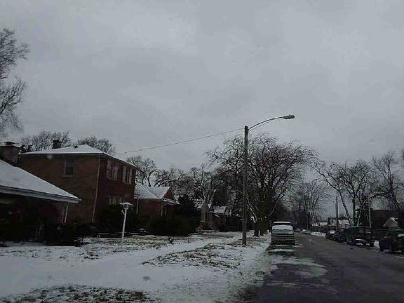 5th image of 14316 Emerald Ave