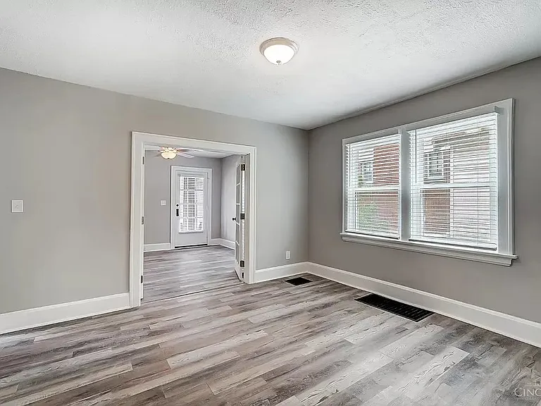3479 Evanston Ave — Photo 23