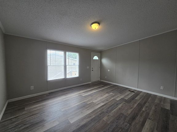 3rd image of 1024 Wildwood Dr #5