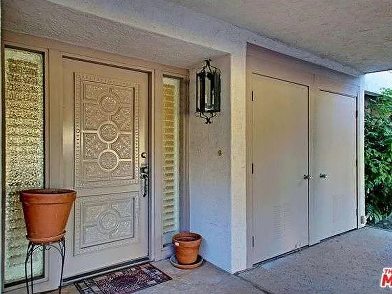 35032 Mission Hills Dr — Photo 1
