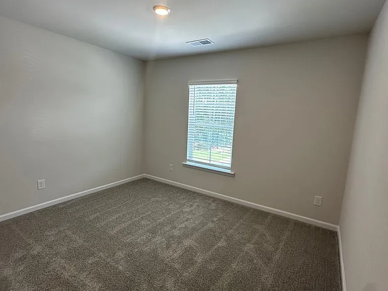 331 S Lake Ct — Photo 12