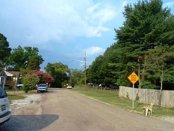 3rd image of 2607 Fenwood Dr