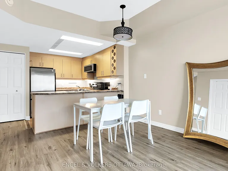 134 York St #607 — Photo 13