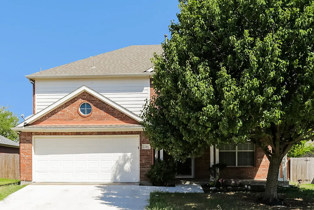 4 bed, 2.5 bath, 2208 sqft, $2,715 — Photo 1