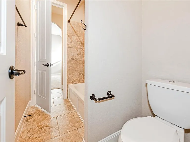 6838 Adrienne Arbor Dr — Photo 20