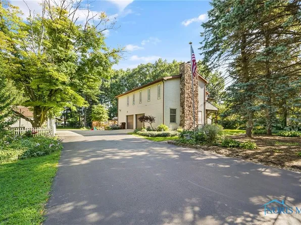 8008 Angola Rd, Holland, OH 43528