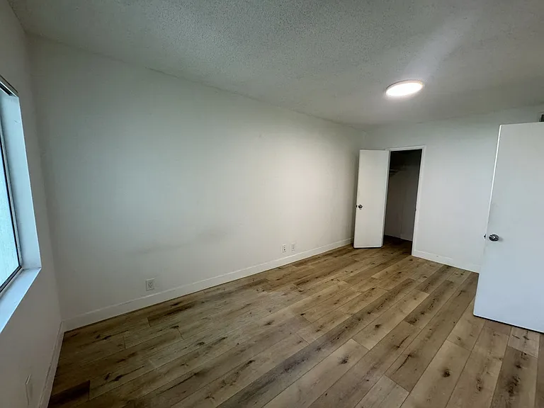 2535 Kansas Ave — Photo 34