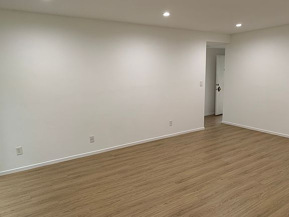 Main Room facing entry