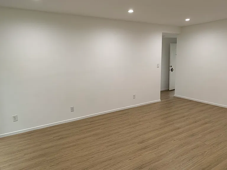 Main Room facing entry