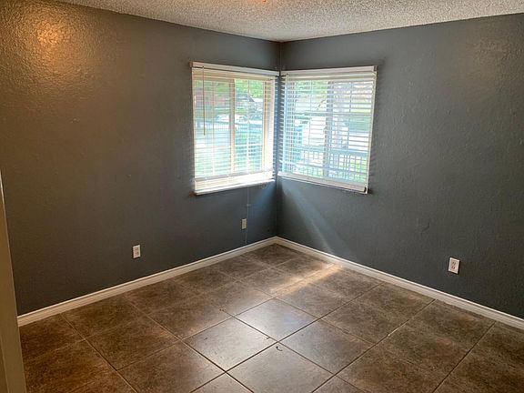 3rd image of 1357 W Stoneridge Ct APT 2