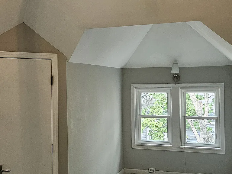 612 W 32nd St — Photo 23