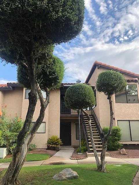 201 Riverfront Dr #18
