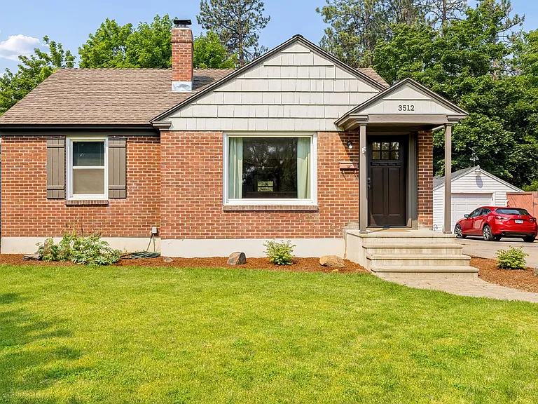 3512 S Division St — Photo 1