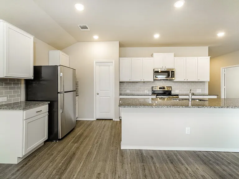 2923 Daisy Mdw — Photo 9