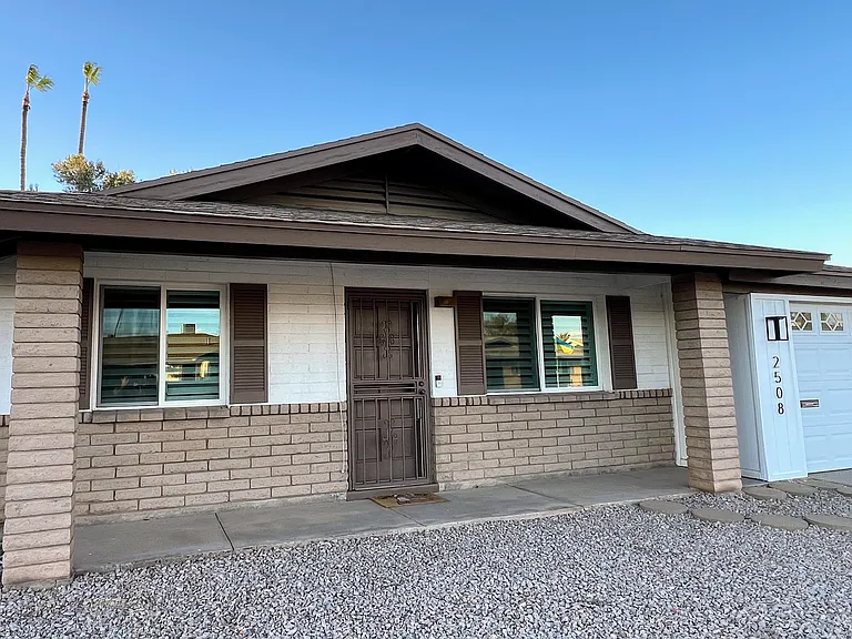 2508 E Loyola Dr — Photo 4