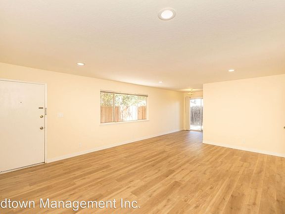 2nd image of 314 College Ave APT 4