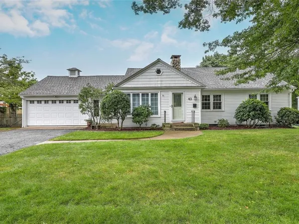 43 Grandview Ave, Lincoln, RI 02865