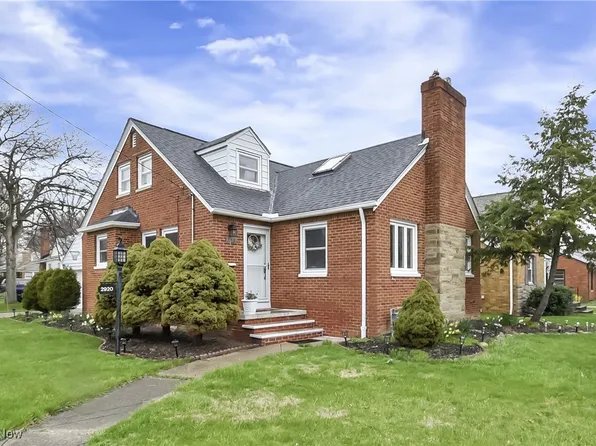 2920 Westmoor Rd, Rocky River, OH 44116