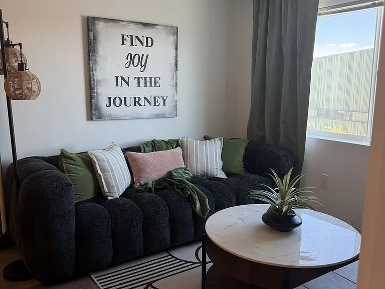Comfortable Affordable 580 SqFt 1 Bed, 1 Bath - shareWESTSIDE Las Vegas — Photo 13