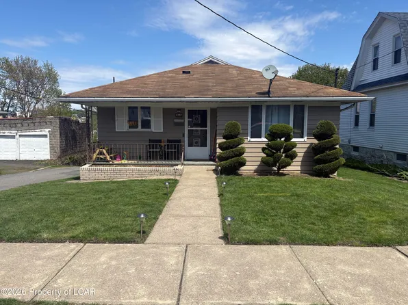 917 Hemlock St, Scranton, PA 18505
