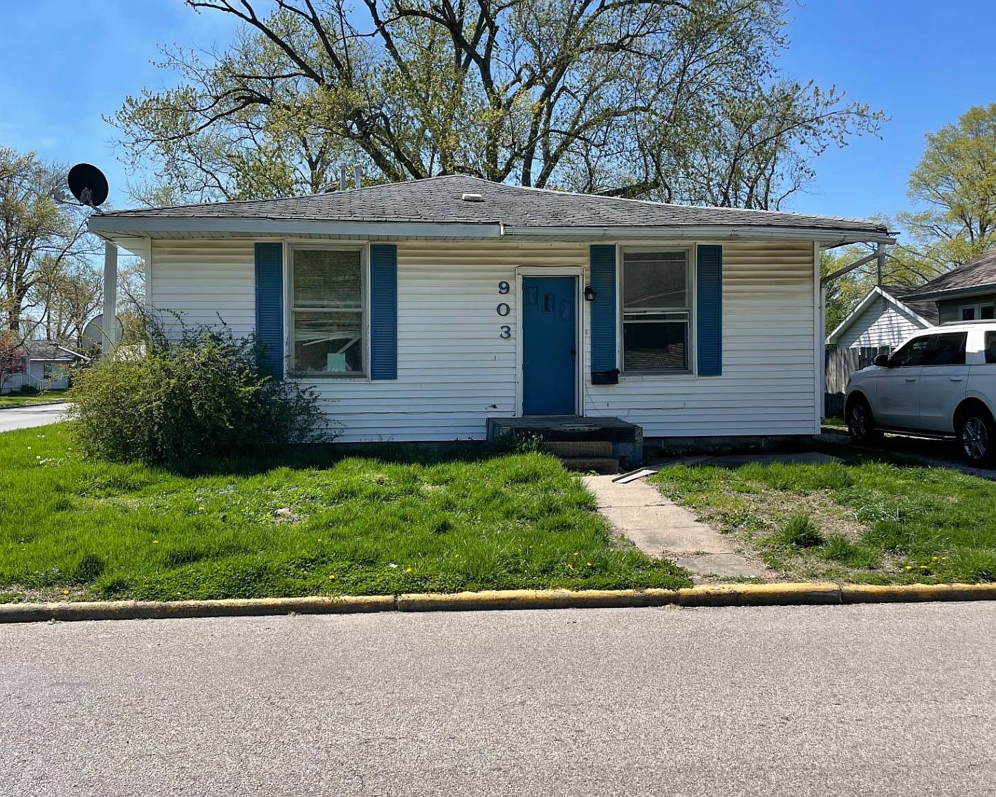 903 S King St, Robinson, IL 62454 Zillow