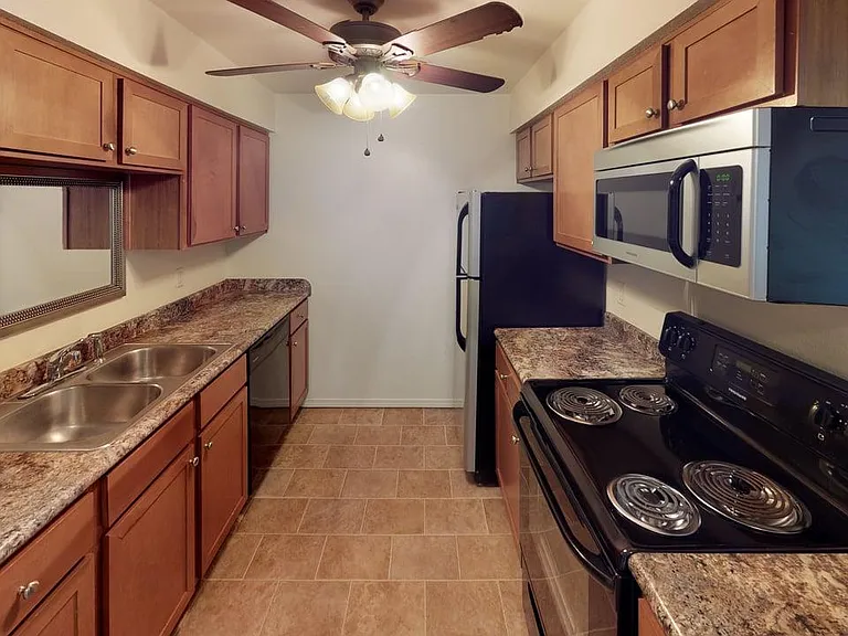 Metroplex Apartments — Photo 77