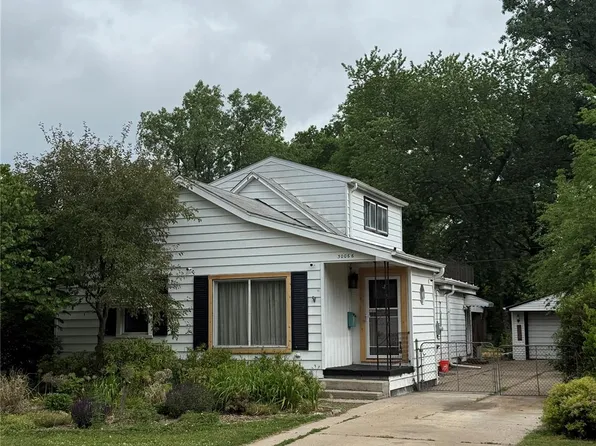 30066 Bock St, Garden City, MI 48135