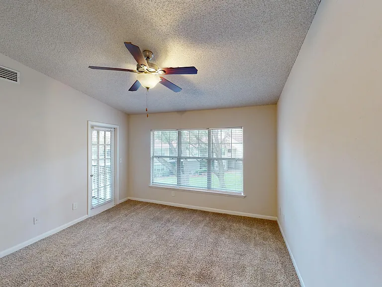Altamira Place Apartment Homes — Photo 74