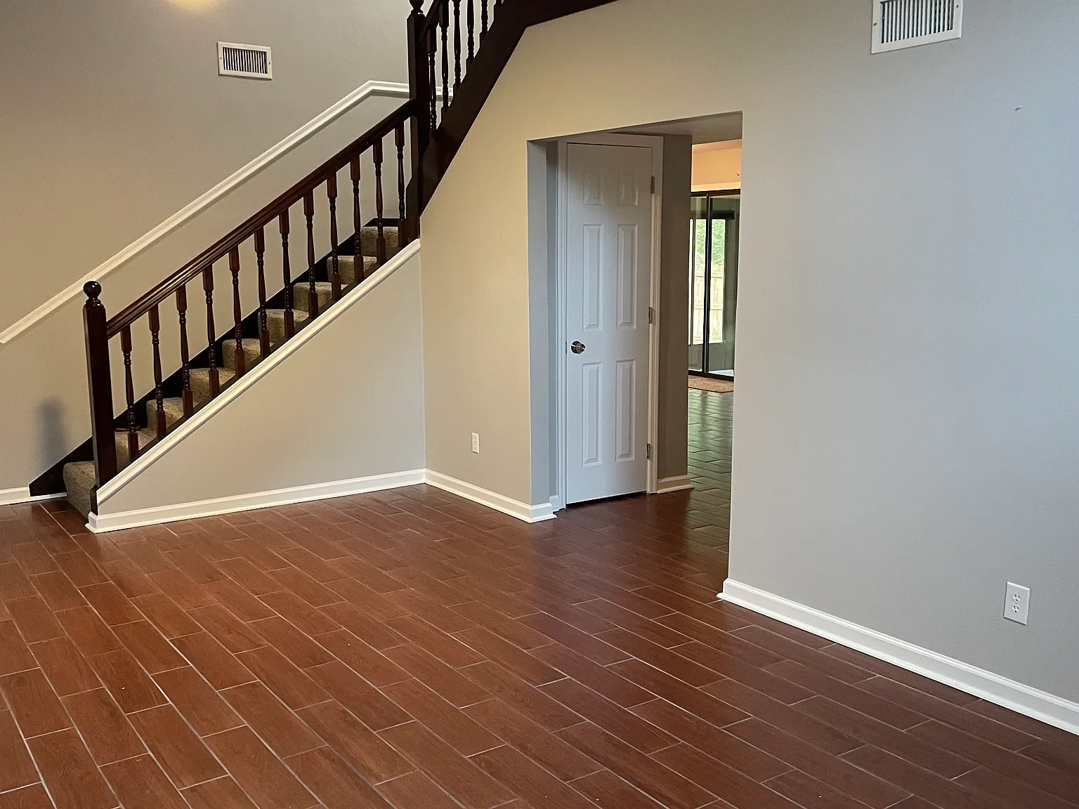 7696 Old Hickory Dr — Photo 3