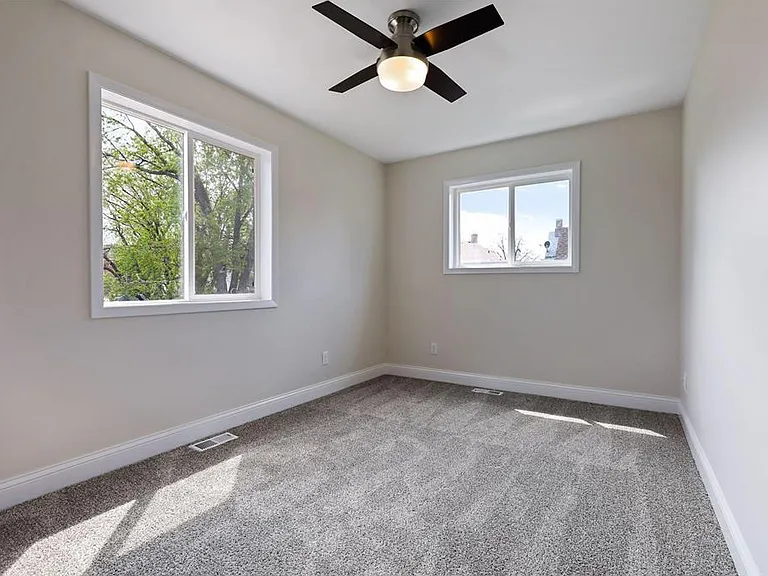 314 12th Ave NE — Photo 54