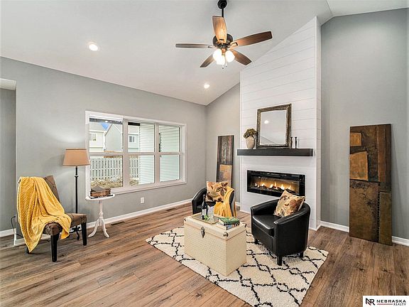2nd image of 7519 Maxine Dr