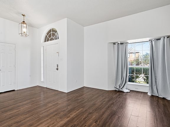 5th image of 2226 McIntosh Dr