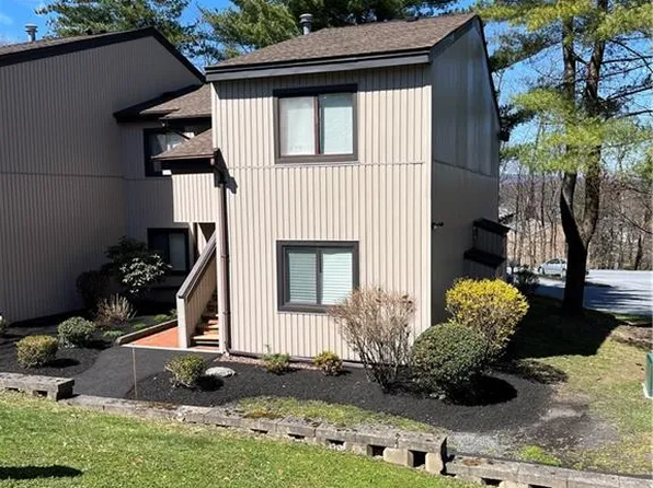 2905 Fox Ln, Poughkeepsie, NY 12603