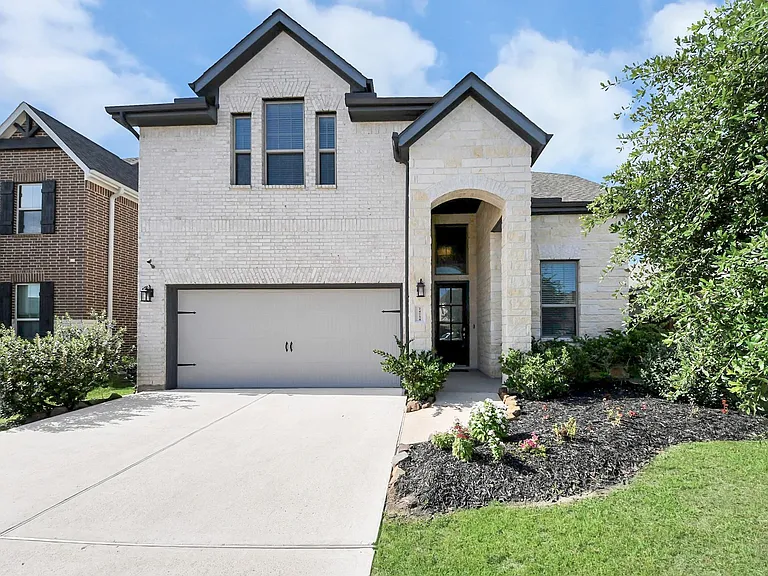 24754 Levante Dr — Photo 3