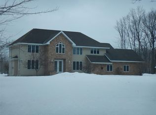 6 Grand Ave, Gladstone, MI 49837