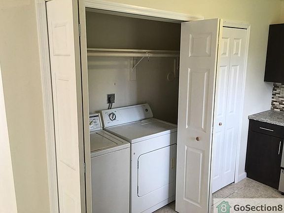 3rd image of 2600 NW 15th St