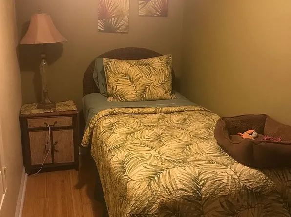 5132 Beach Dr SE APT C, Saint Petersburg, FL 33705