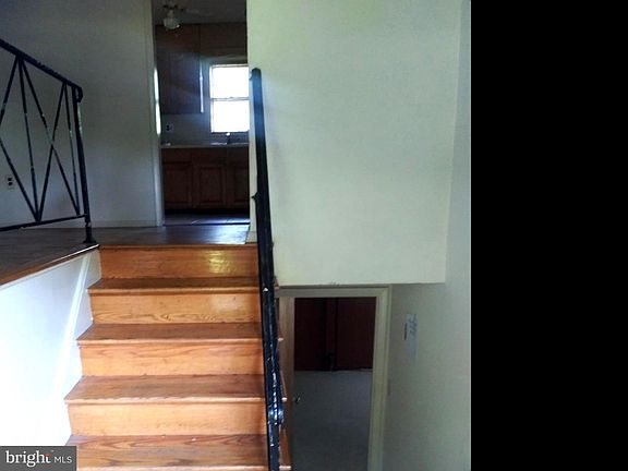 2nd image of 9549 Noble Dr