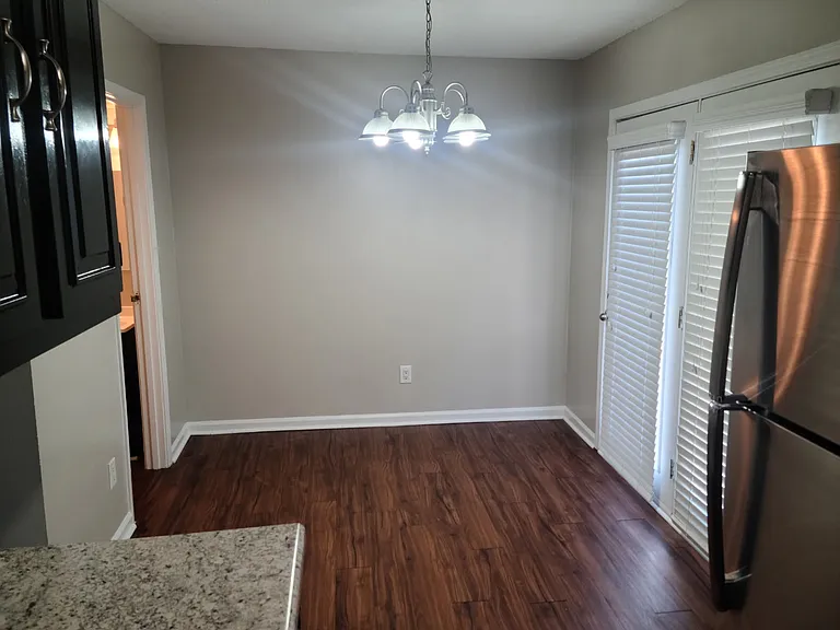 Charleston Square Townhomes — Photo 16