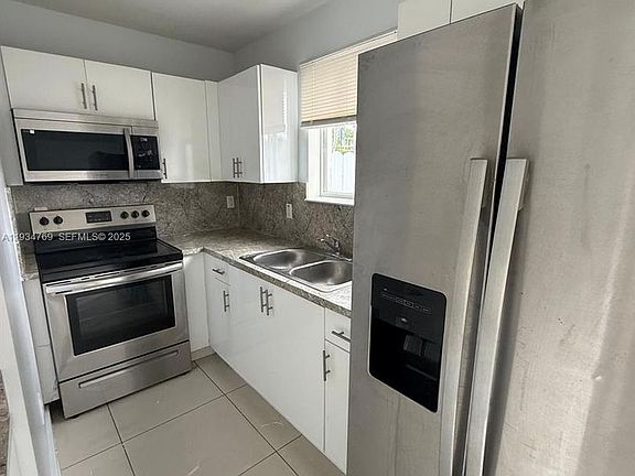 3rd image of 2121 NW 72nd St #2121