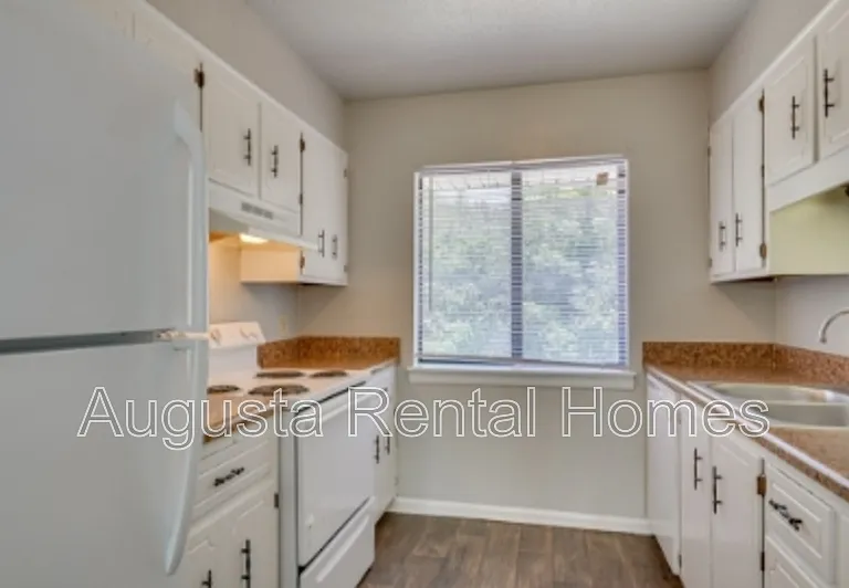 2822D Thomas Ln — Photo 4