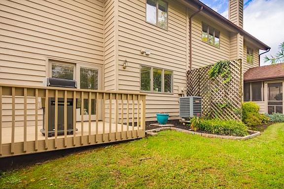 4th image of 249 Willowbend Dr
